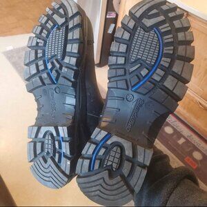Blundstone steel toe boots with toe cap